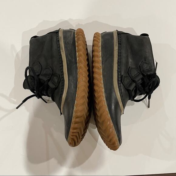 Sorel Out N About Black Leather‎ Lace Up Ankle Waterproof Duck Boots Size 7 - Picture 3 of 11